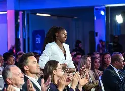 曼城中场球员获得本赛季最佳表现是什么